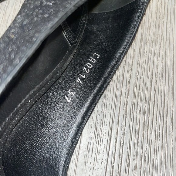 Authentic Christian Dior Heels comes with shoe dust bag. - Picture 12 of 12